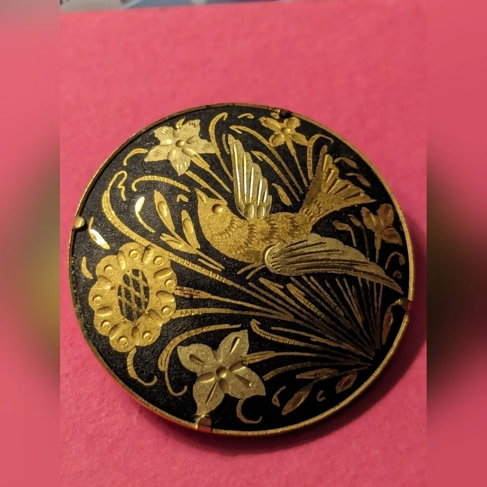 🕊️ Vintage Damascene Pin black and gold birds and floral trombone clasp 1